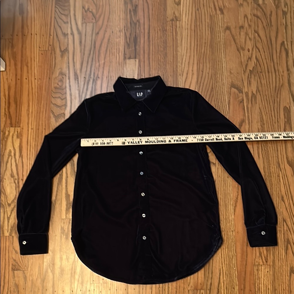 GAP Blue Button Down Shirt - Picture 3 of 4